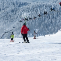 Sbalte lyže, běžky nebo snowboardy a hurá na Klínovec!
